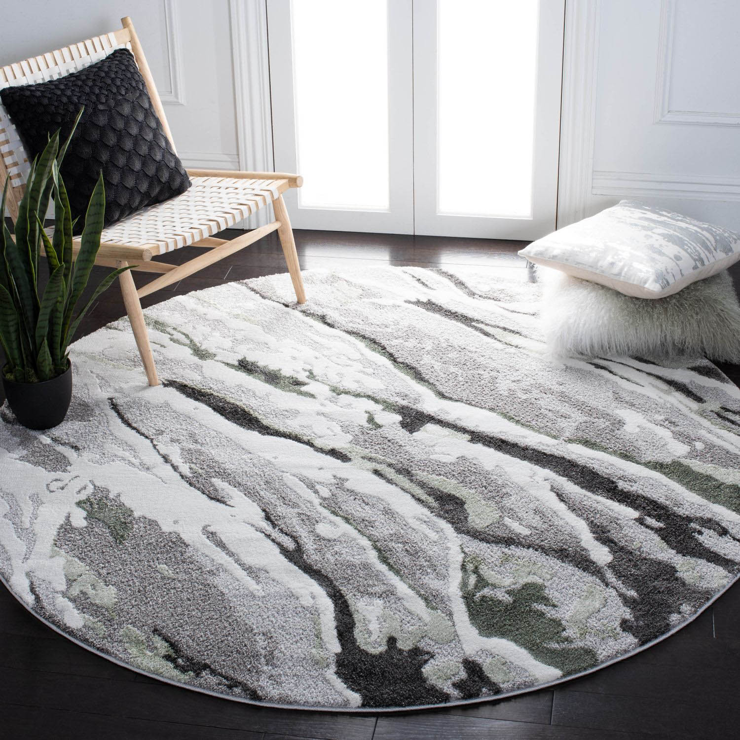 Century 324 6'-7" X 6'-7" Round Area Rug