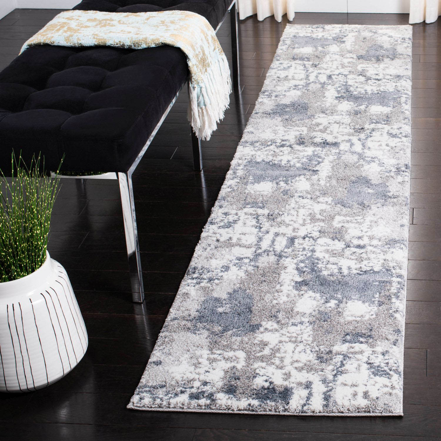 Century 339 2' X 5' Runner Rug