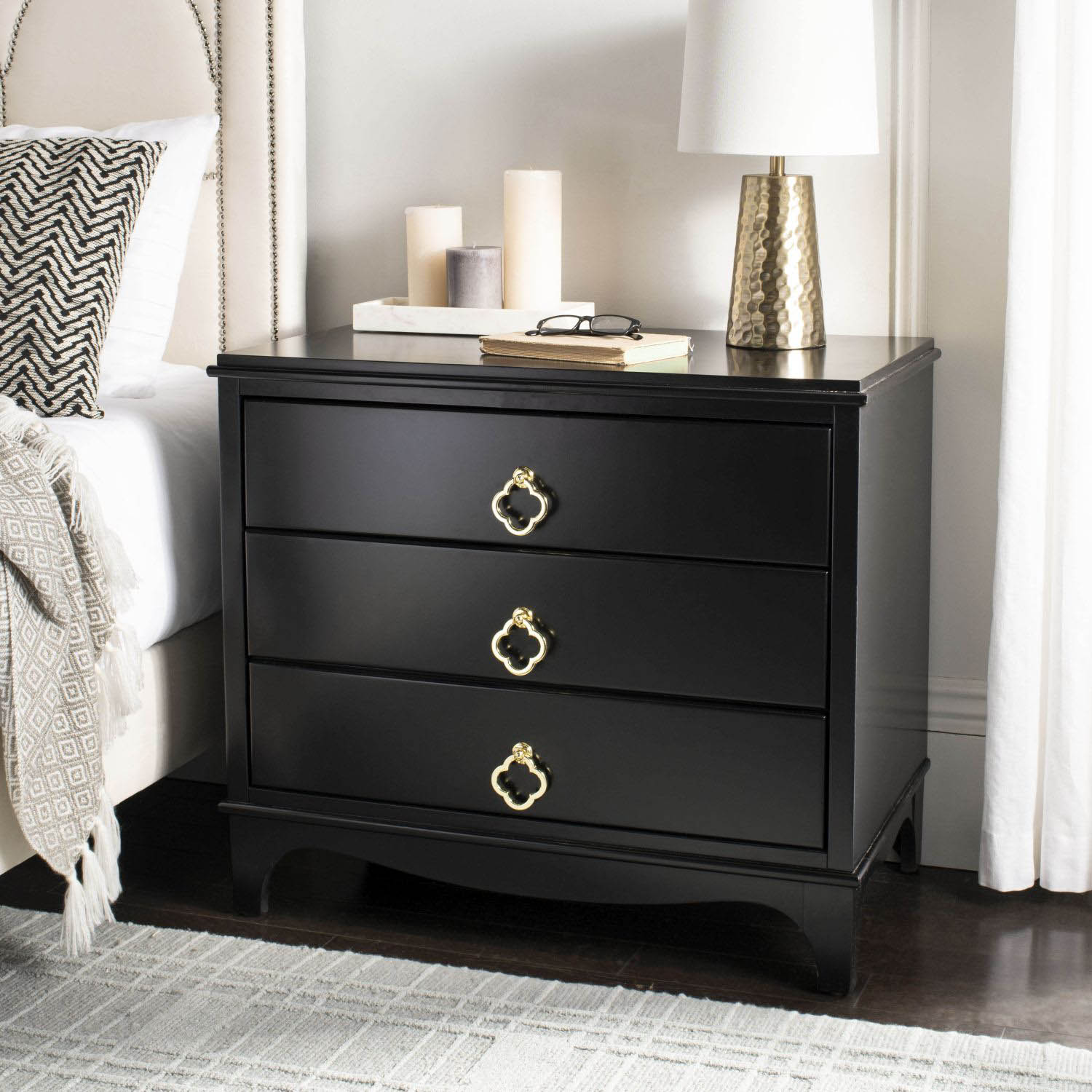 Yudi 3 Drawer Nightstand