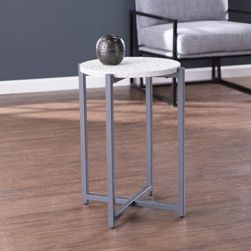 Dalbrent Round Accent Table